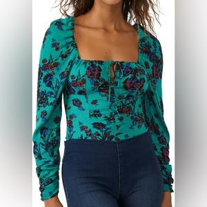 ✨HP✨NWT Free People Hilary Print Keyhole Top